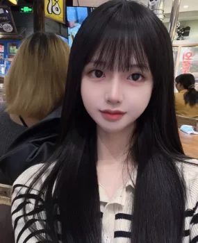 呼市粉嫩一线天白虎