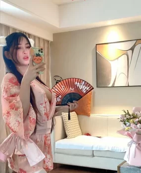 极力推荐两个兼职大胸妹非常棒