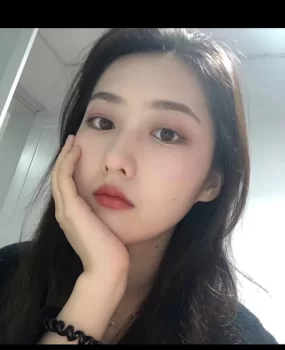 挺可爱的妹子